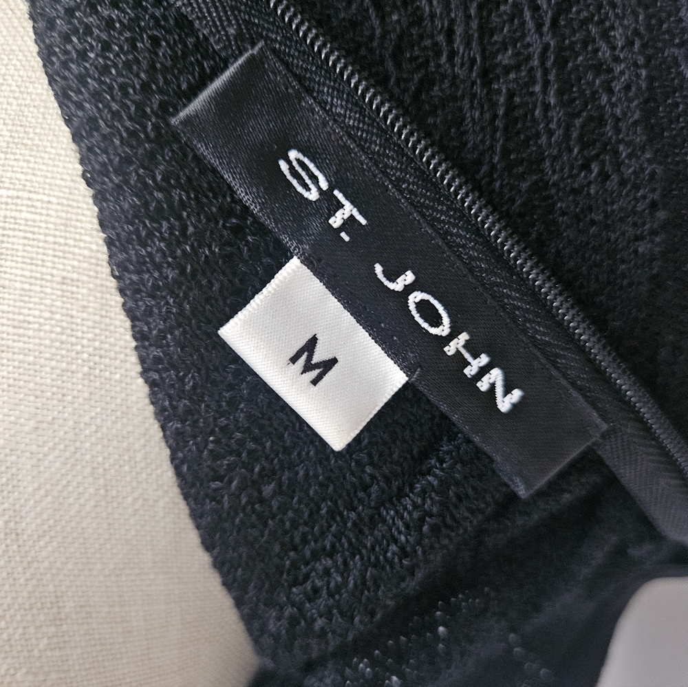 ST. JOHN Sleeveless Zebra Black Knit Turtleneck | SZ M - Picture 6 of 8